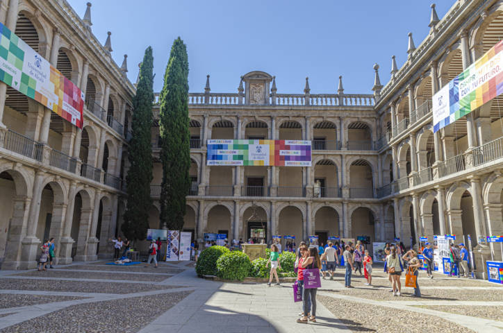 Comunidad de Madrid - Álcala de Henares 5 - Colegio Mayor de San Ildefonso - universidad de Álcala - patio de Santo Tomás de Villanueva.jpg